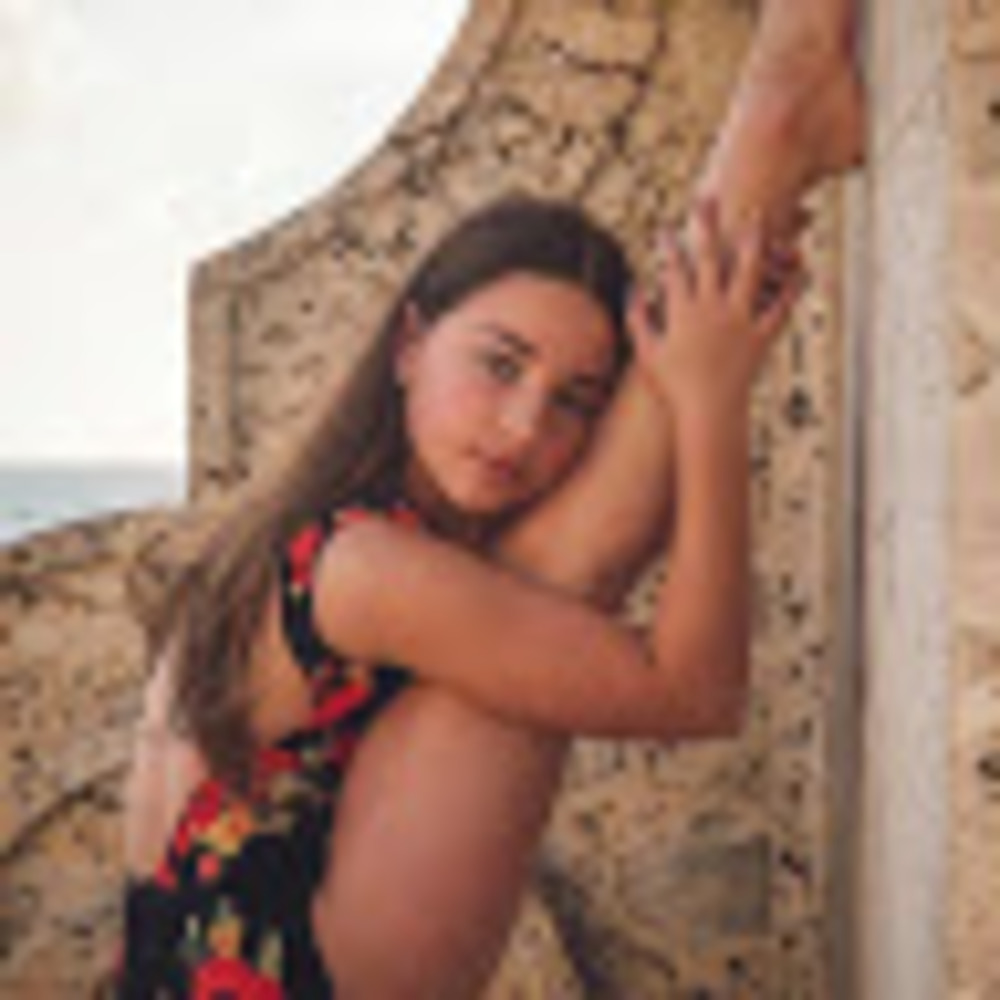 Meet your Posher, Olivia